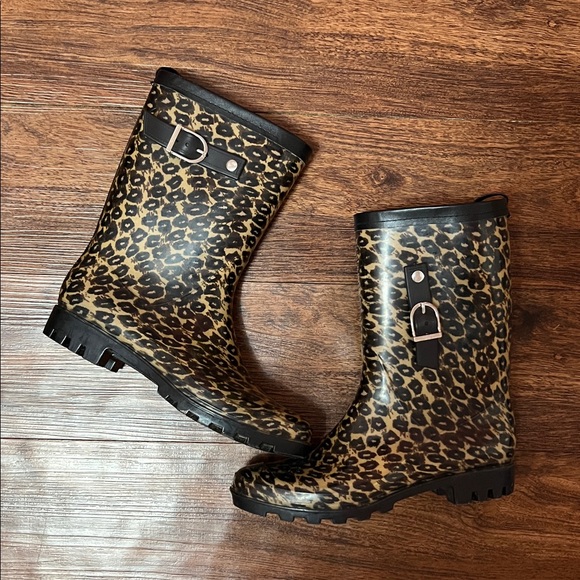 leopard print rain boots - Picture 1 of 7